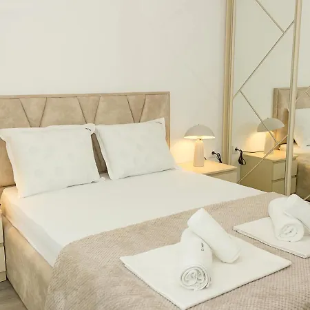 Azur Delux -1bd Flat With Parking & Pool By Flat Mаnаger アパート セインツ・コンスタンティン＆ヘレナ