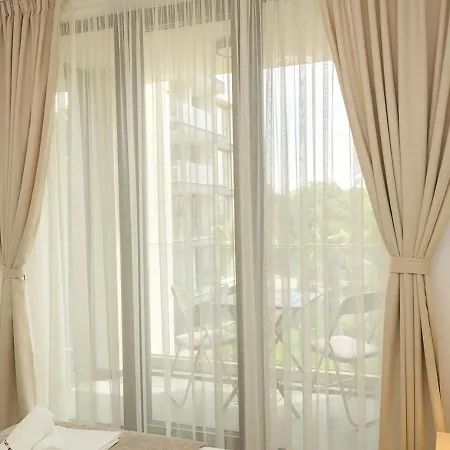 Azur Delux -1bd Flat With Parking & Pool By Flat Mаnаger * סנט קונסטנטין והלנה