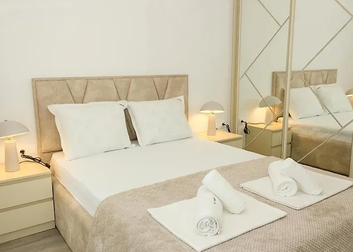 Azur Delux -1bd Flat With Parking & Pool By Flat Mаnаger Appartement St Constantin et Helena