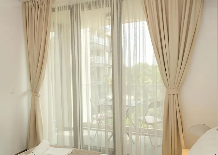 Azur Delux -1bd Flat With Parking & Pool By Flat Mаnаger * St Constantin et Helena